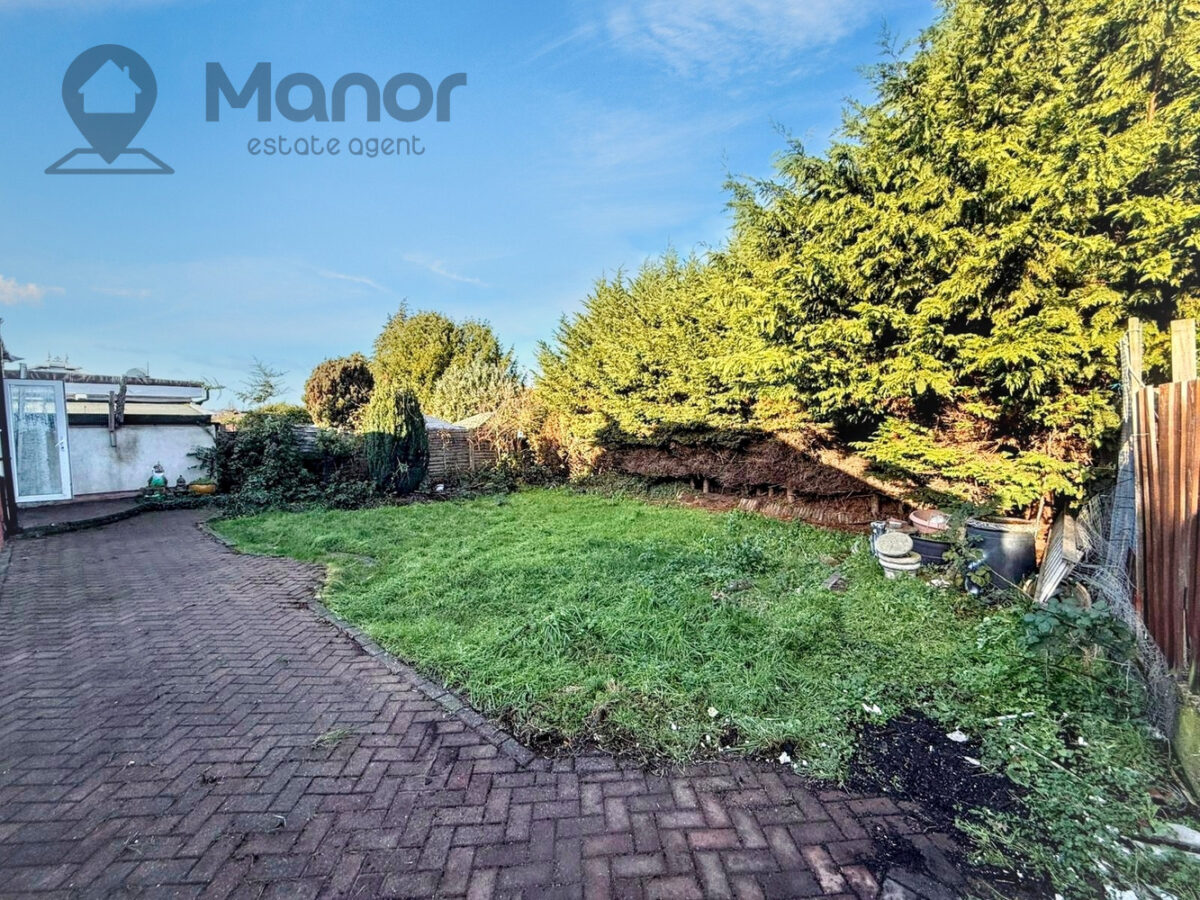 Clayhall Avenue, Clayhall, IG5 0NY