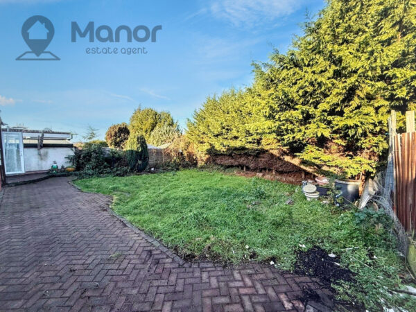 Clayhall Avenue, Clayhall, IG5 0NY