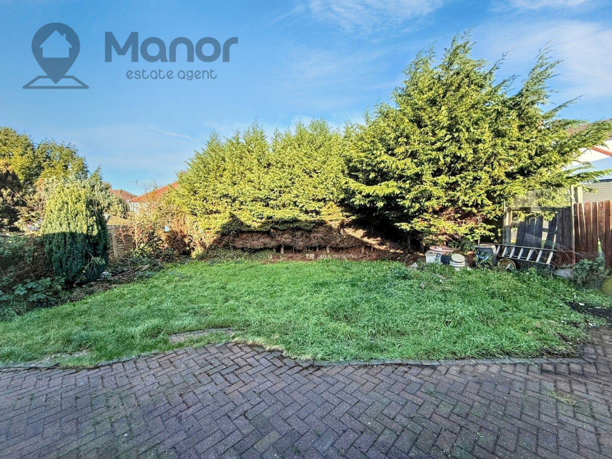 Clayhall Avenue, Clayhall, IG5 0NY