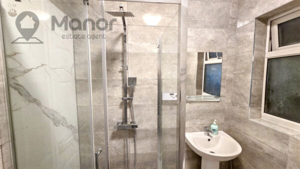 Whites Avenue, Newbury Park, IG2 7PJ