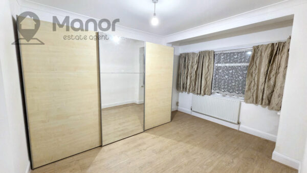 Whites Avenue, Newbury Park, IG2 7PJ