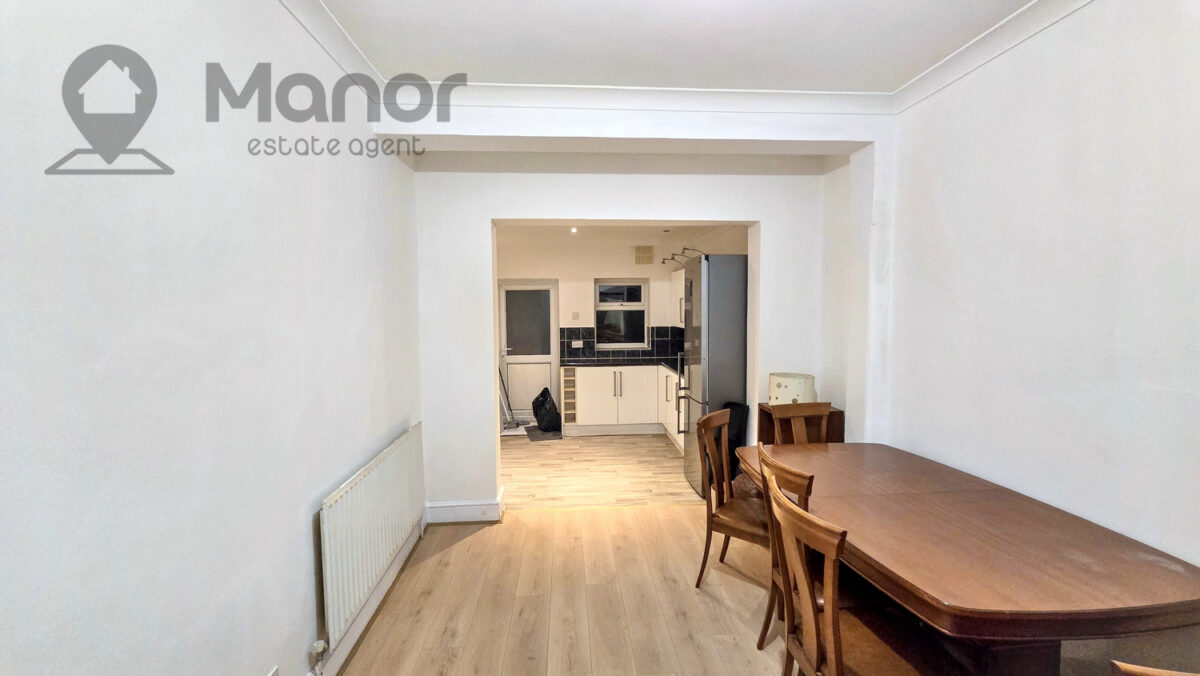 Whites Avenue, Newbury Park, IG2 7PJ