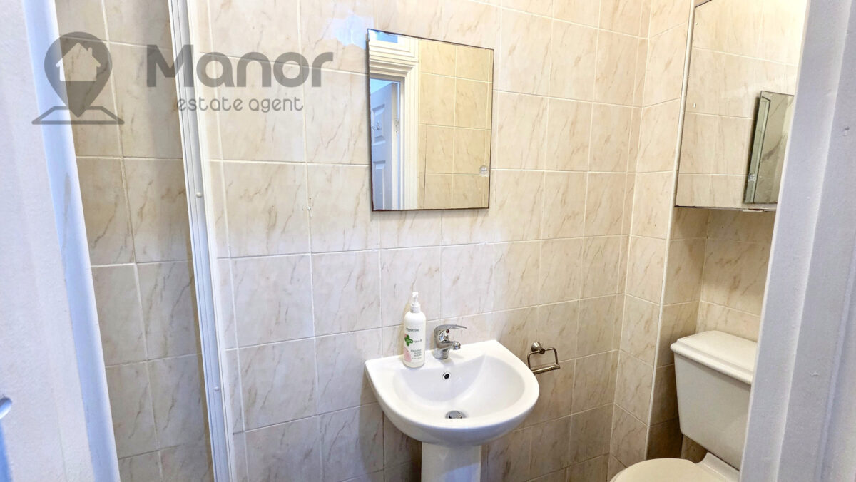 Whites Avenue, Newbury Park, IG2 7PJ