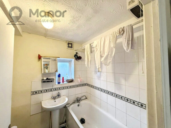 Dersingham Avenue, Manor Park, E12 6JX