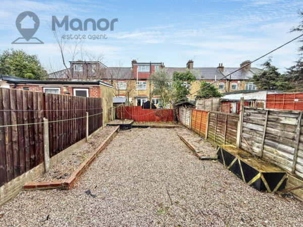 Dersingham Avenue, Manor Park, E12 6JX