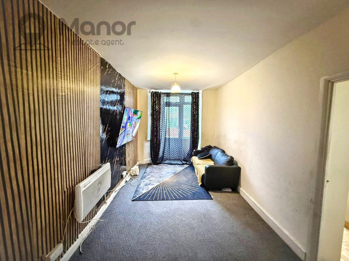 Dersingham Avenue, Manor Park, E12 6JX