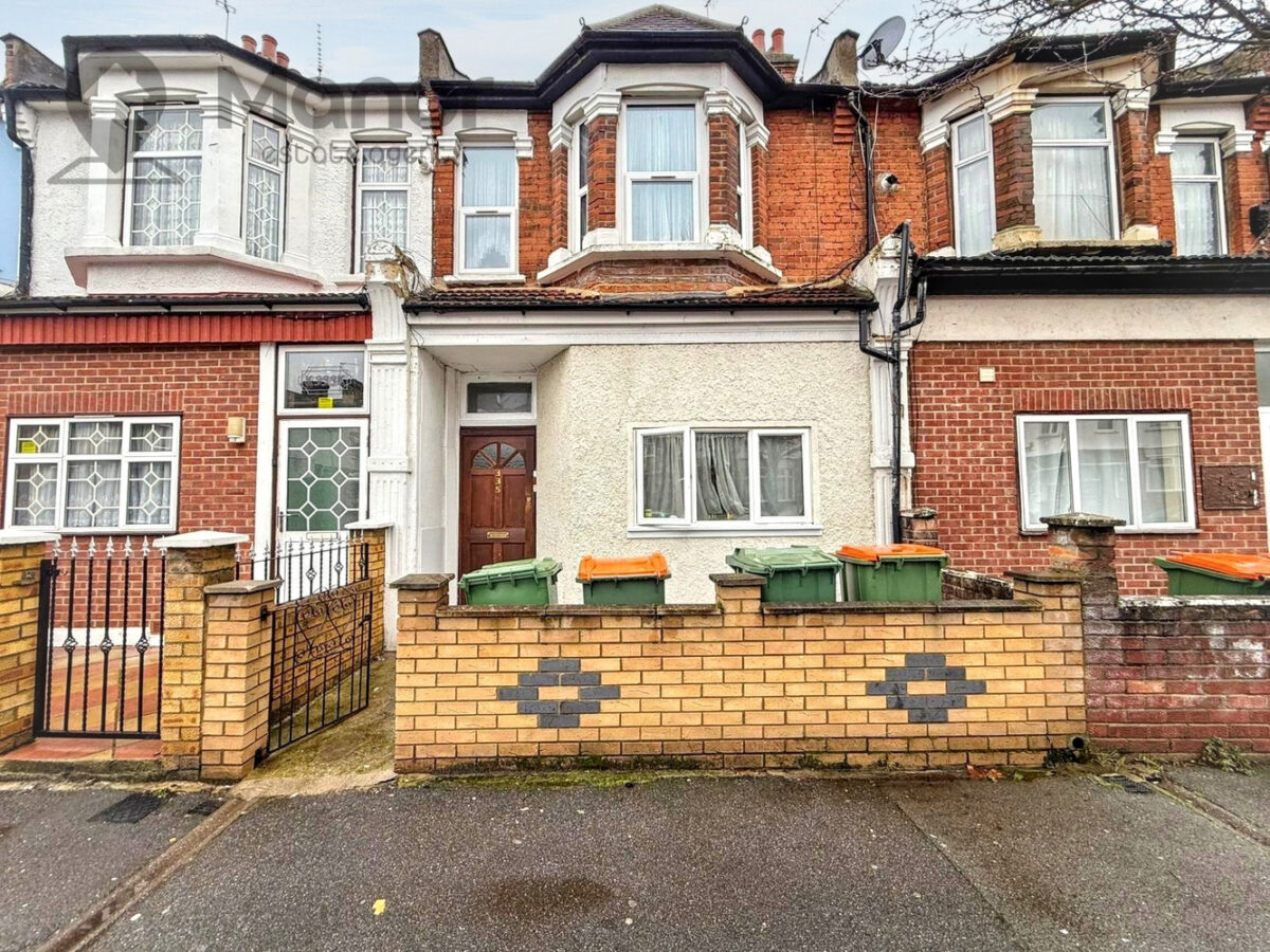 Dersingham Avenue, Manor Park, E12 6JX
