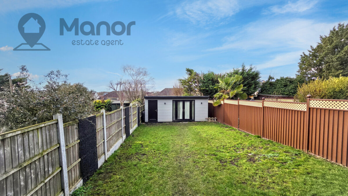 Geoffrey Avenue, Harold Wood, RM3 0YH