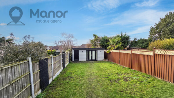 Geoffrey Avenue, Harold Wood, RM3 0YH