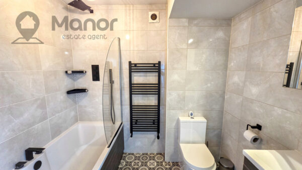 Geoffrey Avenue, Harold Wood, RM3 0YH