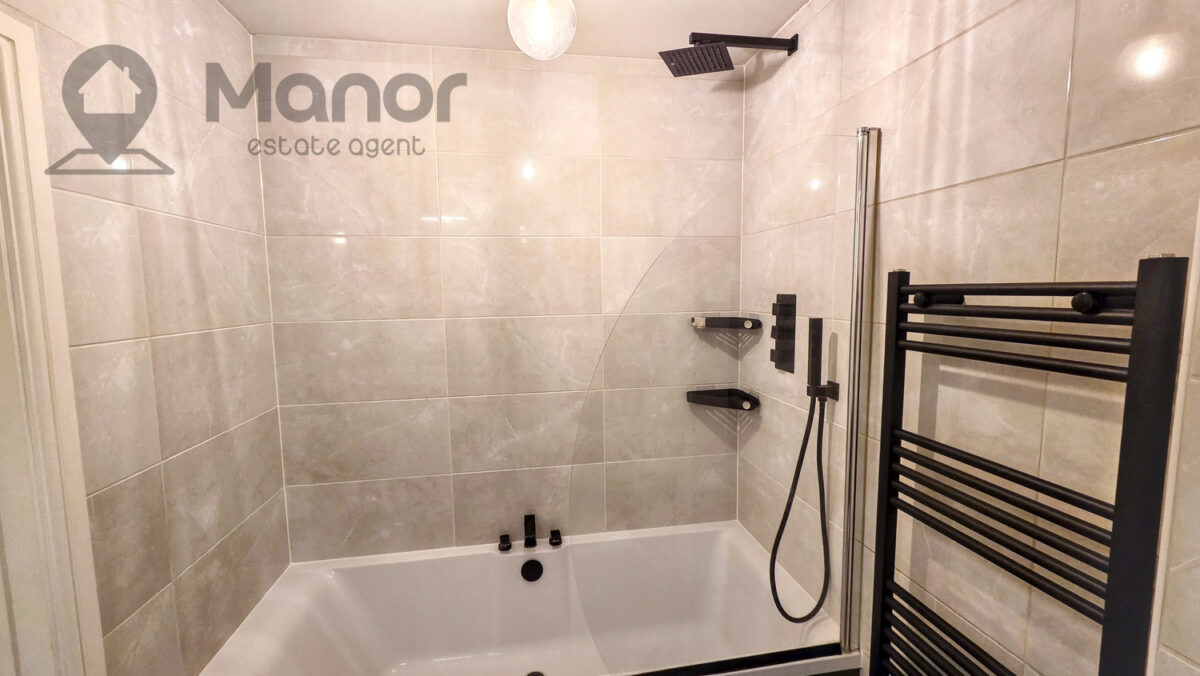 Geoffrey Avenue, Harold Wood, RM3 0YH