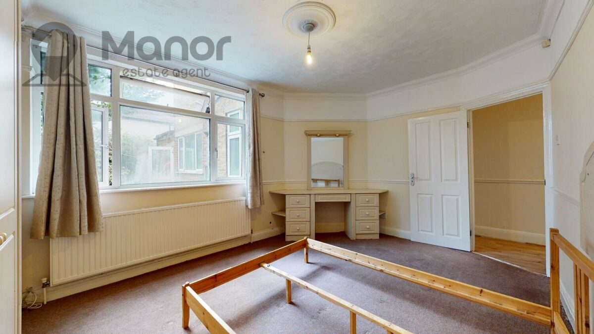 Longbridge Road, Barking, IG11 8SL