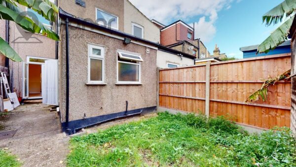 Wall End Road, East Ham, E6 2NR