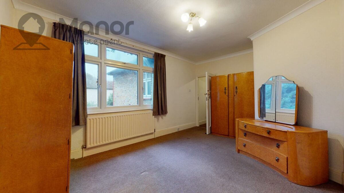 Longbridge Road, Barking, IG11 8SL