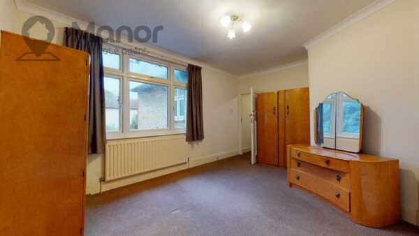 Longbridge Road, Barking, IG11 8SL