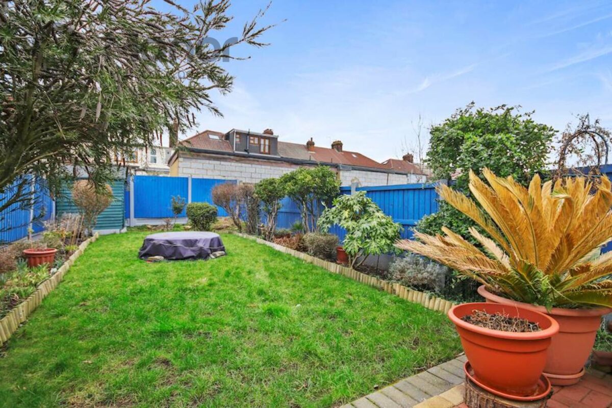 Southbourne Gardens, Ilford, IG1 2QF