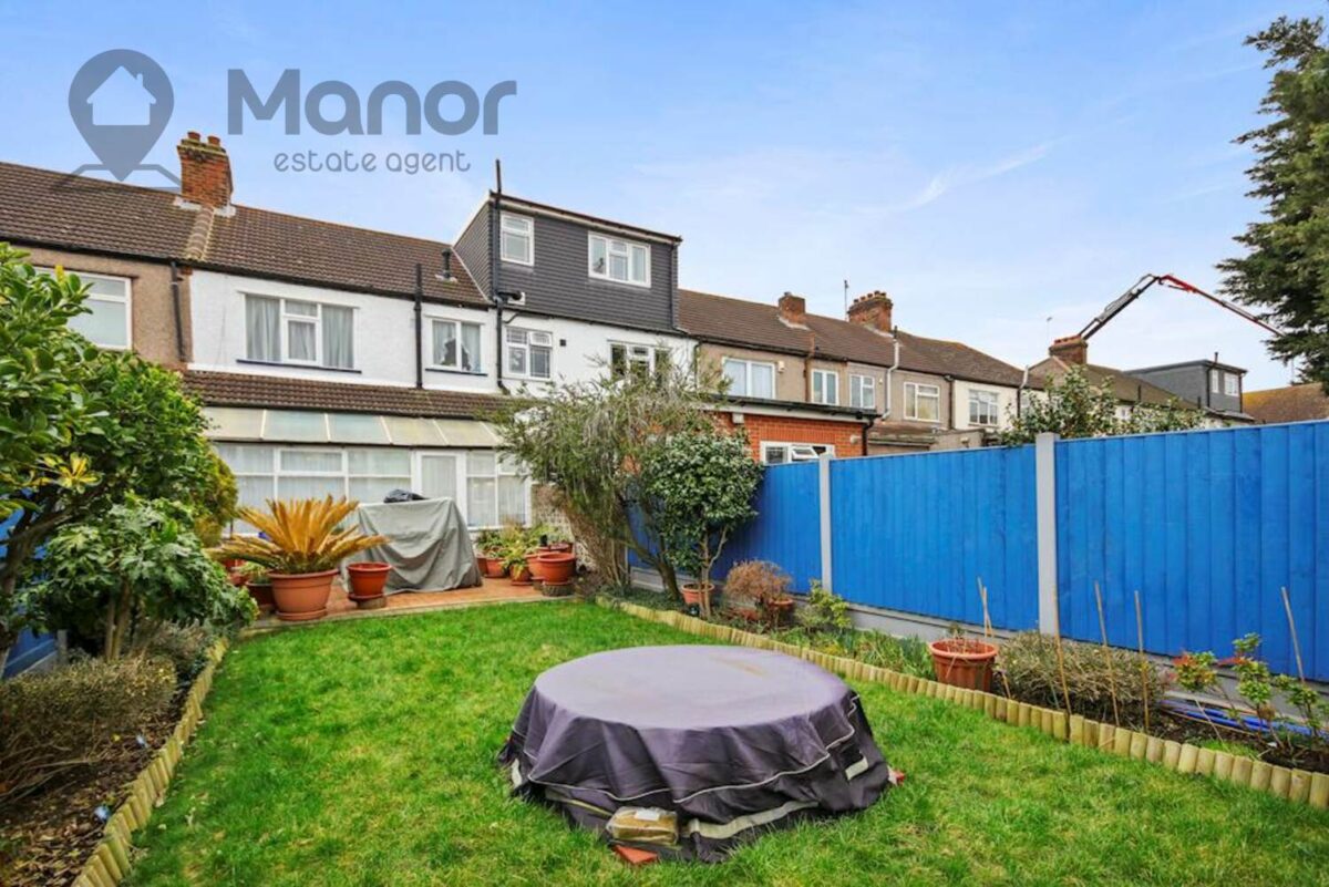 Southbourne Gardens, Ilford, IG1 2QF