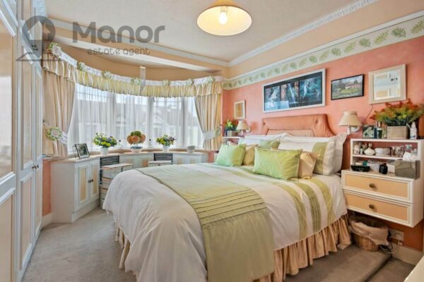 Southbourne Gardens, Ilford, IG1 2QF