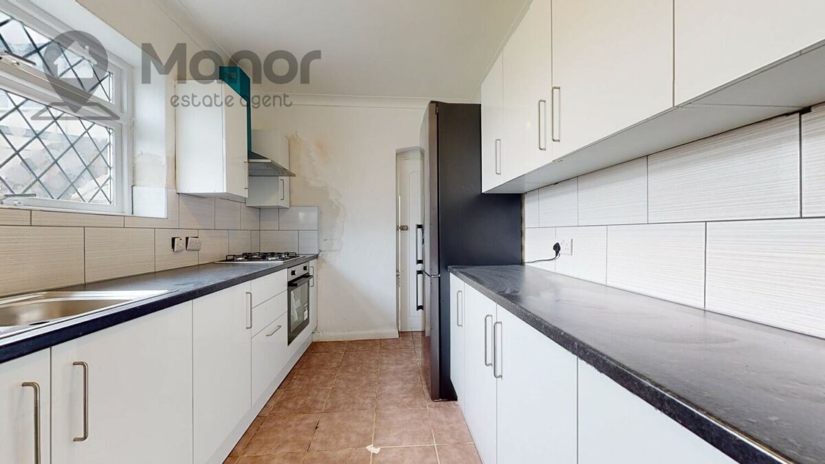 Lindsey Road, Dagenham, RM8 2RP