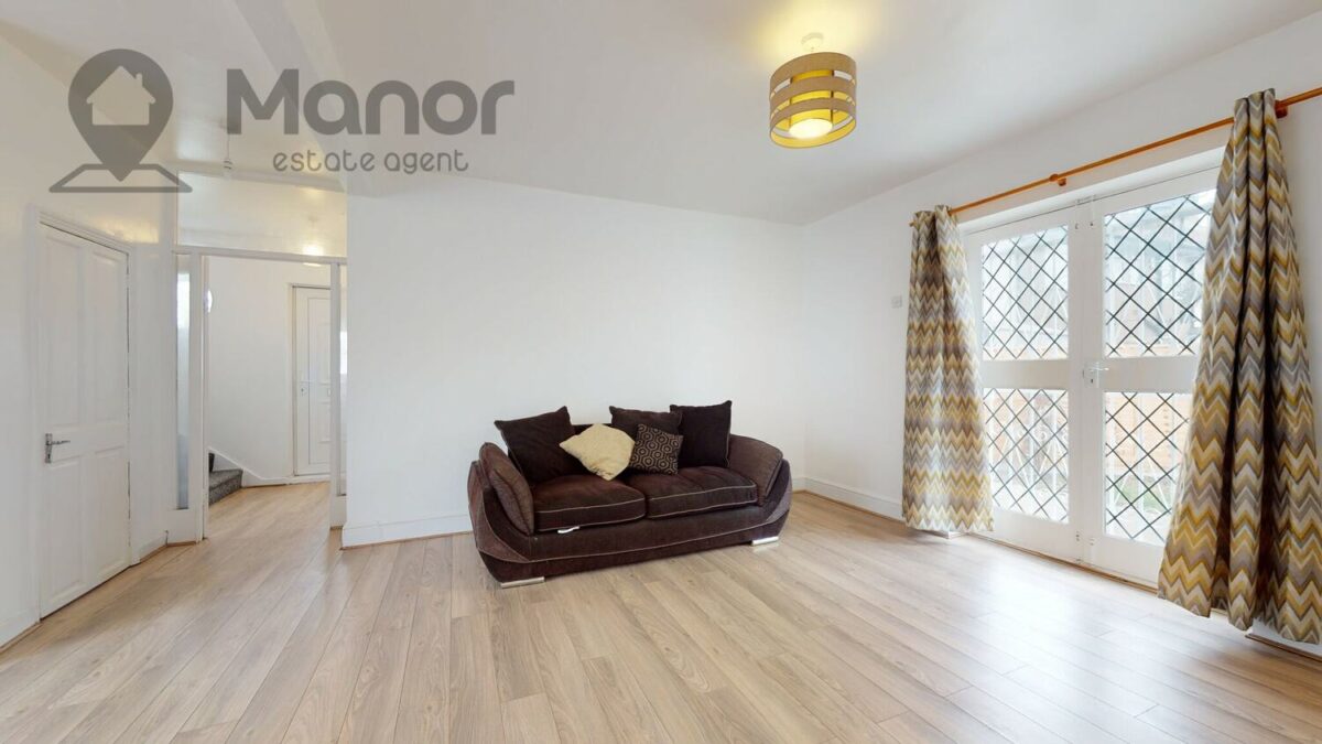 Lindsey Road, Dagenham, RM8 2RP