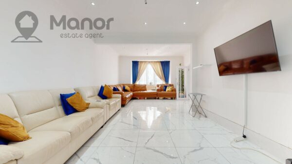 Ashurst Drive, Gants Hill, IG2 6SB