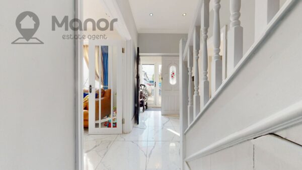 Ashurst Drive, Gants Hill, IG2 6SB