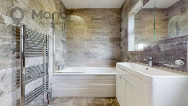 Ashurst Drive, Gants Hill, IG2 6SB