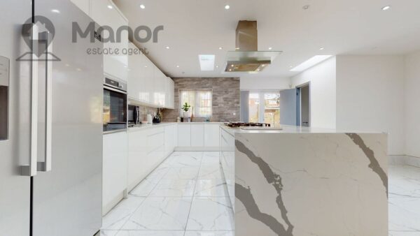 Ashurst Drive, Gants Hill, IG2 6SB