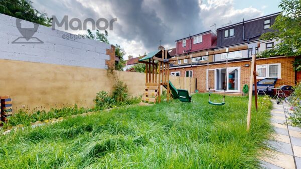 Ashurst Drive, Gants Hill, IG2 6SB