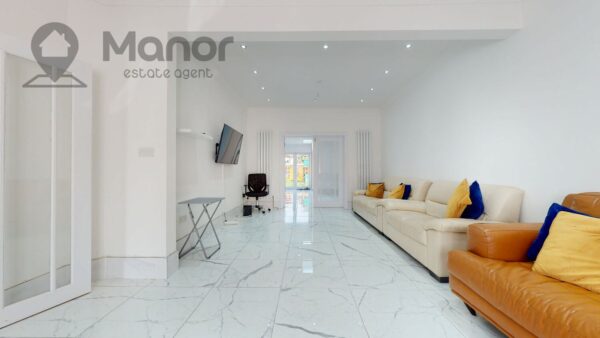 Ashurst Drive, Gants Hill, IG2 6SB