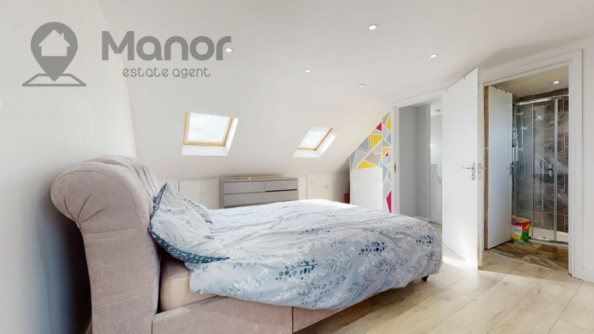 Ashurst Drive, Gants Hill, IG2 6SB