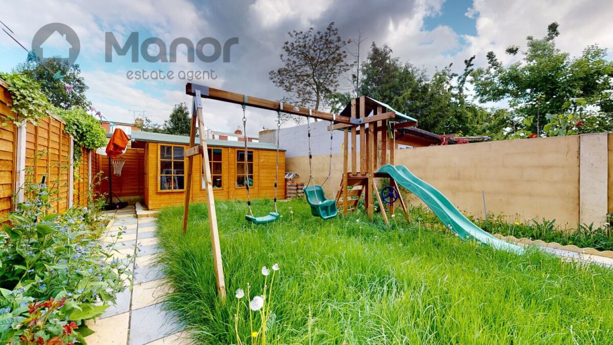 Ashurst Drive, Gants Hill, IG2 6SB