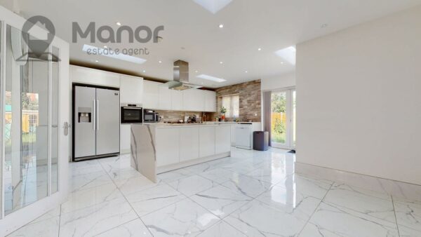 Ashurst Drive, Gants Hill, IG2 6SB