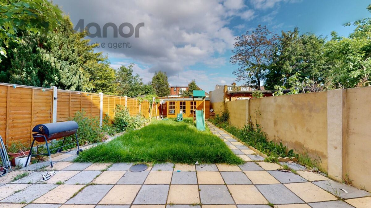 Ashurst Drive, Gants Hill, IG2 6SB