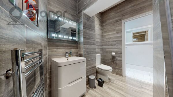 Ashurst Drive, Gants Hill, IG2 6SB