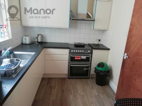 6-8 High Street North, East Ham, E6 2HJ