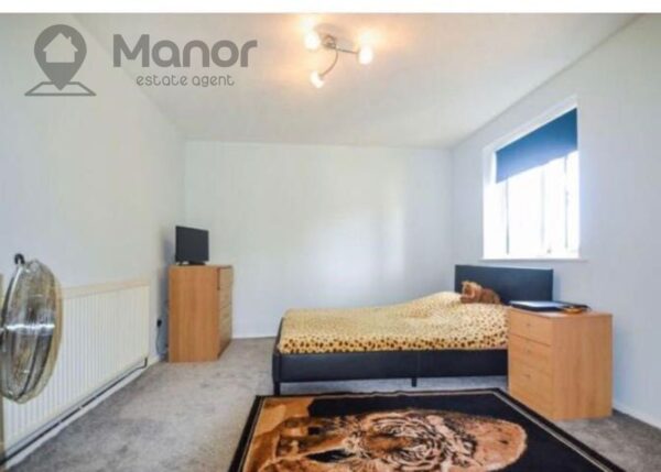 Plumtree Close, Dagenham, RM10 8UA