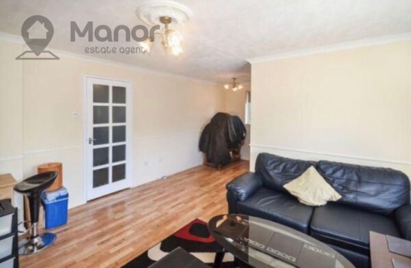 Plumtree Close, Dagenham, RM10 8UA