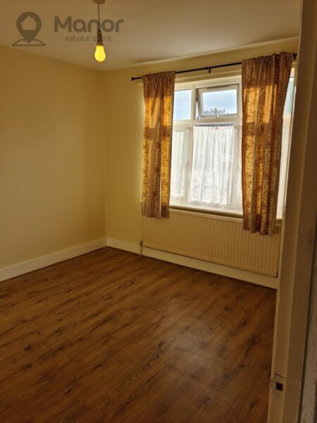 Kings Avenue, Chadwell Heath, RM6 6BD