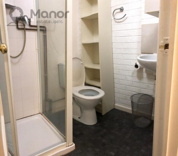 Rose lane, Chadwell Heath, RM6 5JT