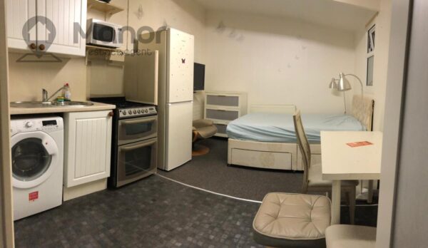 Rose lane, Chadwell Heath, RM6 5JT