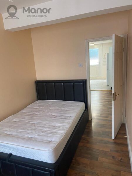 Hoe Street, Walthamstow, E17 4SD