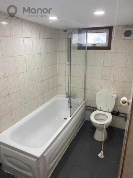 Hoe Street, Walthamstow, E17 4SD