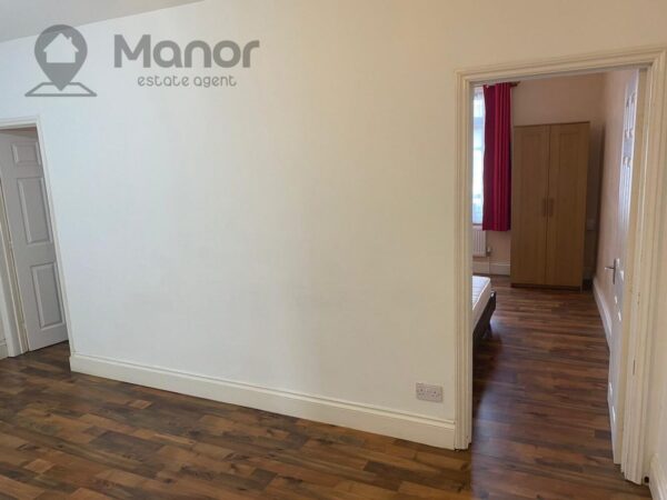 Hoe Street, Walthamstow, E17 4SD