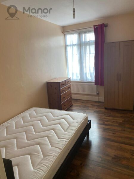 Hoe Street, Walthamstow, E17 4SD