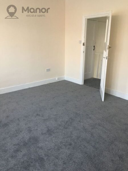 Lansdowne Road, Ilford, IG3 8NQ