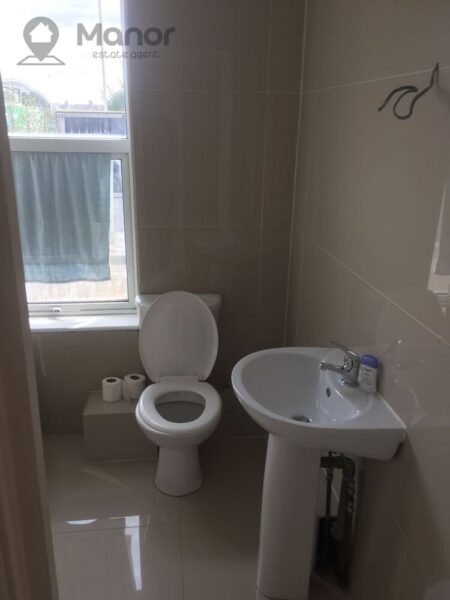 High Road, Ilford, IG3 8RW