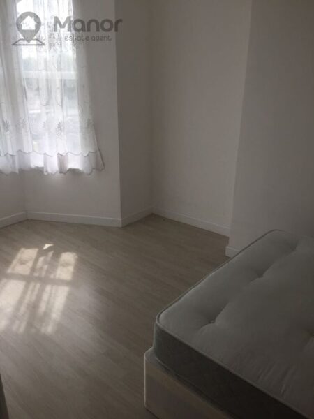 High Road, Ilford, IG3 8RW