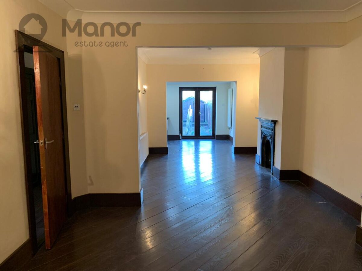 Woodlands Avenue, Chadwell Heath, RM6 6EA