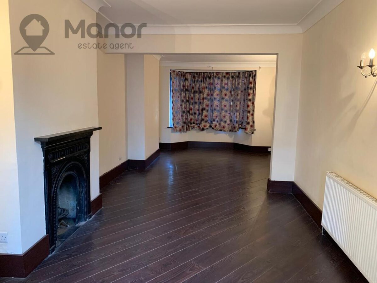 Woodlands Avenue, Chadwell Heath, RM6 6EA